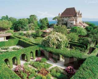 Le labyrinthe, « jardin des 5 sens »