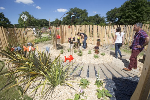 Inauguration des jardins d’expression, 2e édition, dans le potager du domaine de Pignerolle