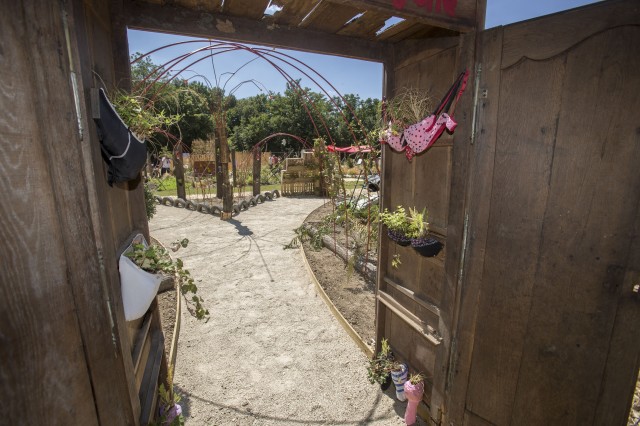 Inauguration des jardins d’expression, 2e édition, dans le potager du domaine de Pignerolle