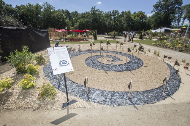 Inauguration des jardins d’expression, 2e édition, dans le potager du domaine de Pignerolle