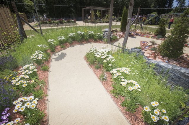 Inauguration des jardins d’expression, 2e édition, dans le potager du domaine de Pignerolle